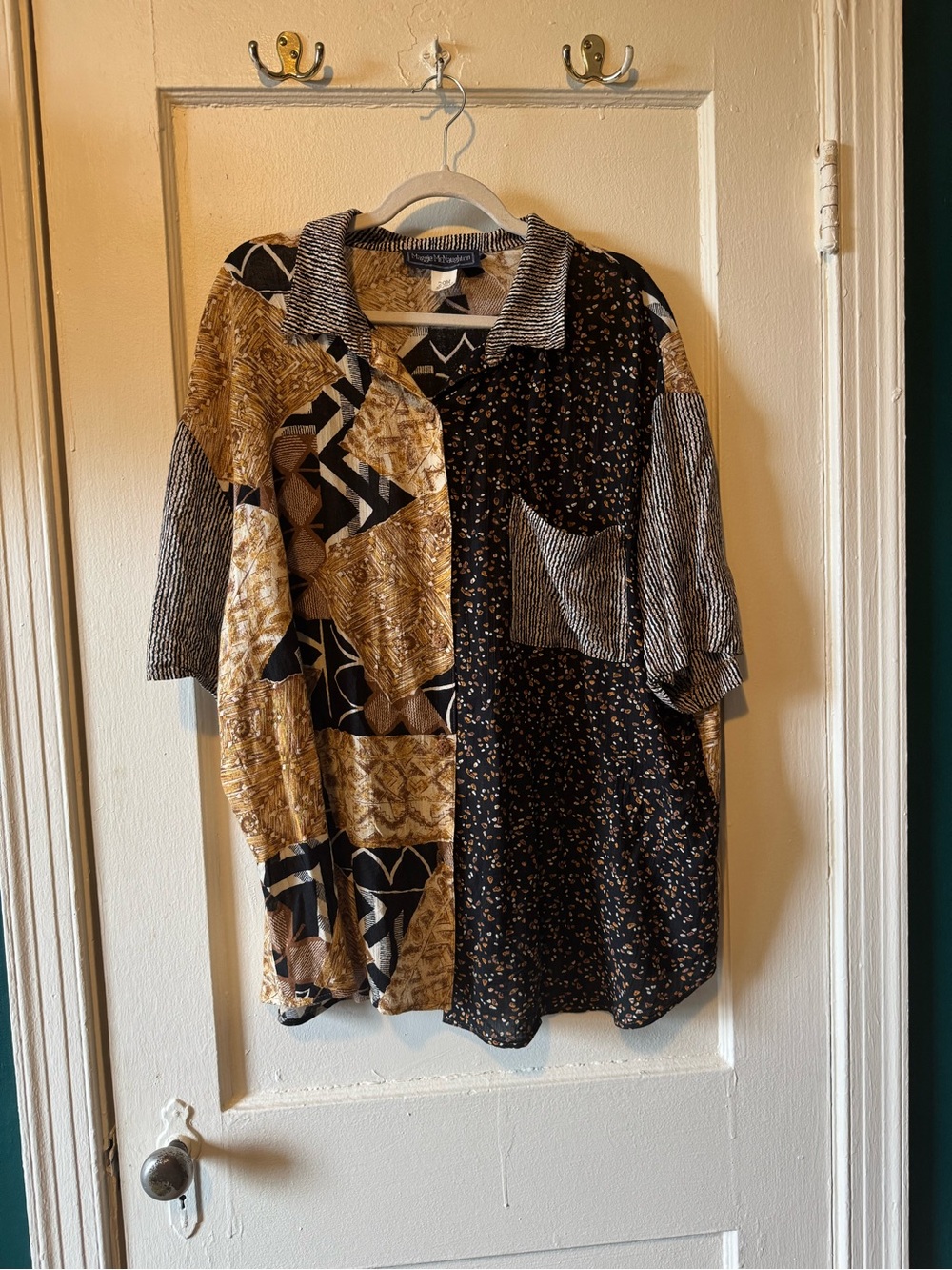 Vintage Mixed-Pattern Short-Sleeve Button Shirt in Black & Gold